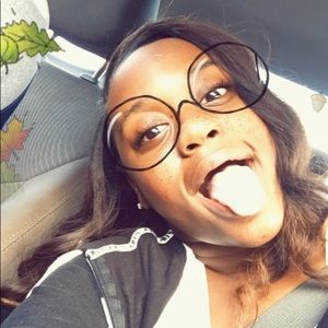 Meet your Posher, Tiffini